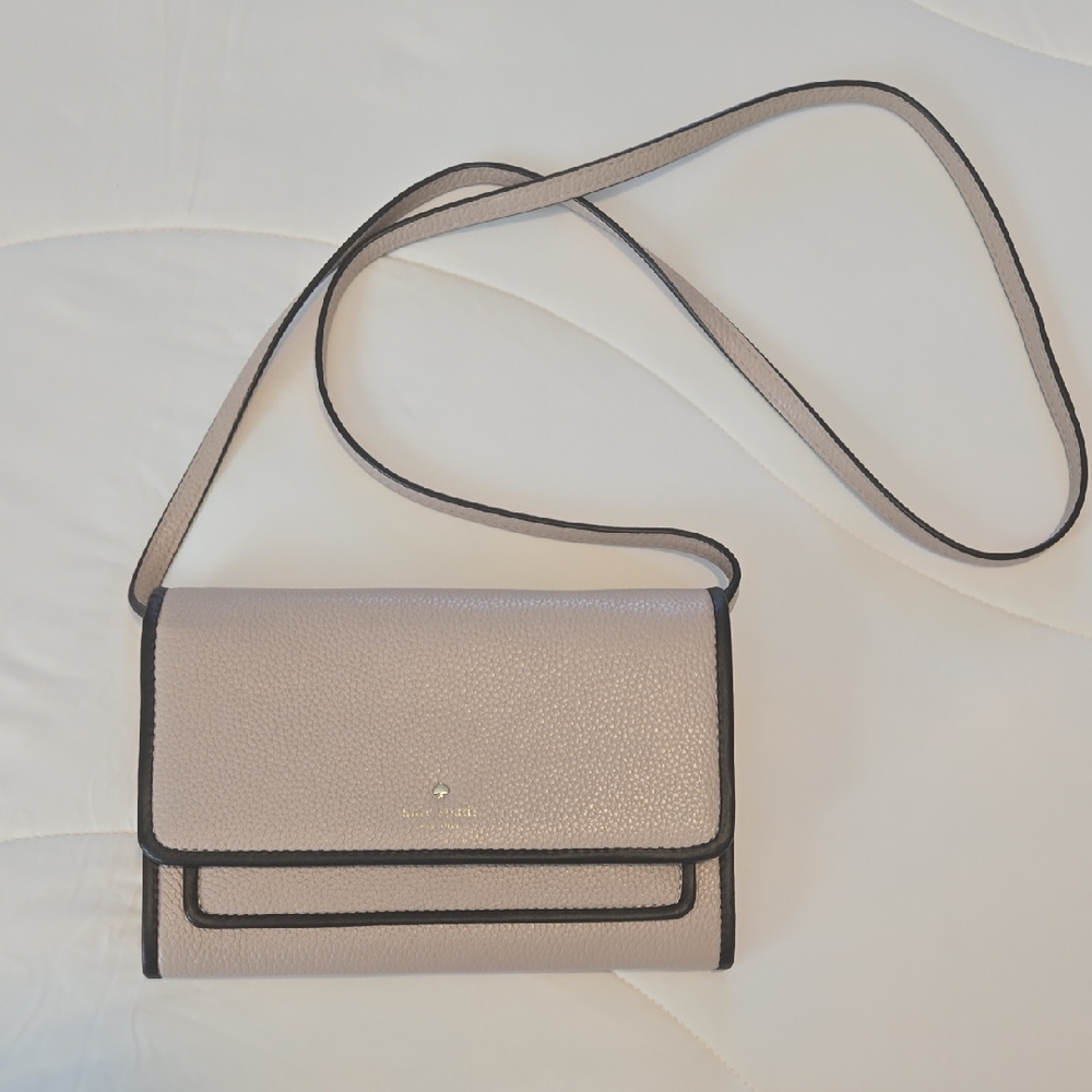 Elegant Cream Crossbody Bag